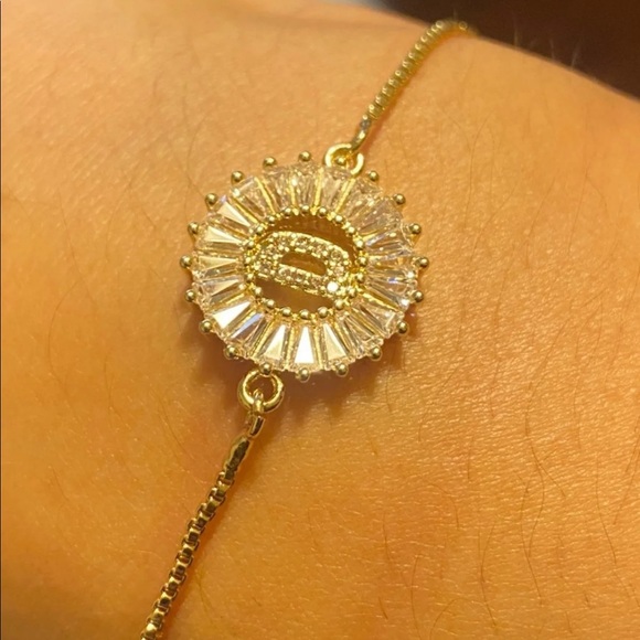 Jewelry - Gold “D" initial bracelet
